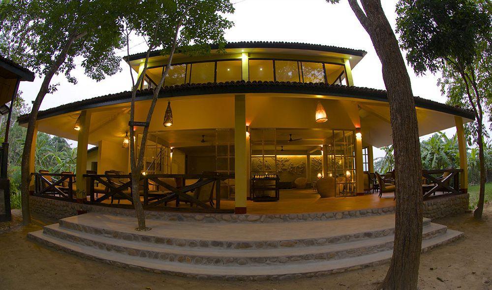 Maruni Sanctuary Lodge By Kgh Group Sauraha Esterno foto