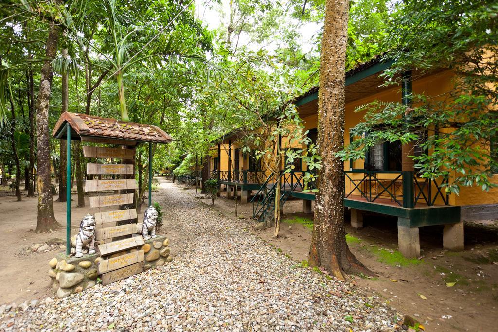 Maruni Sanctuary Lodge By Kgh Group Sauraha Esterno foto