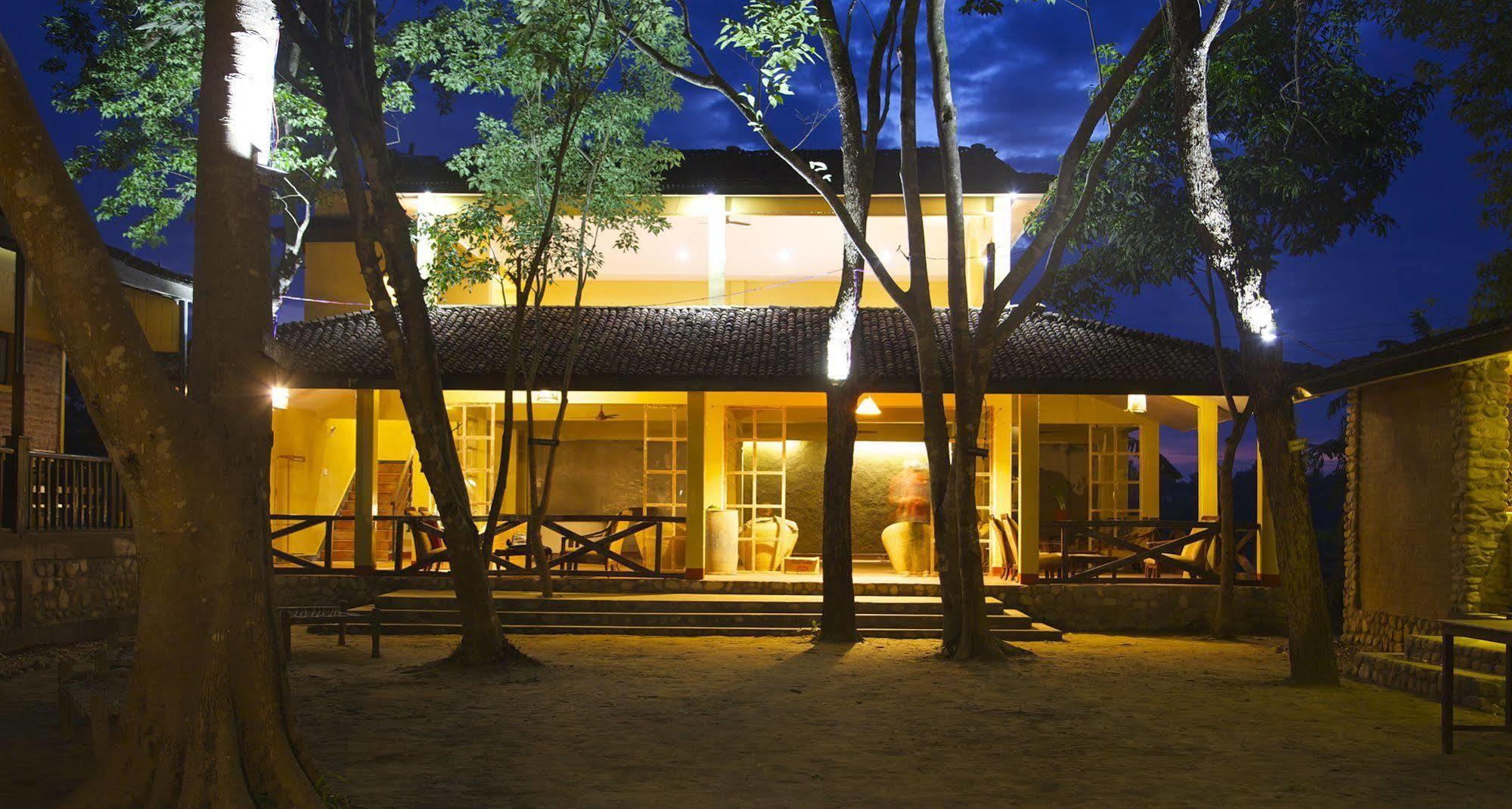 Maruni Sanctuary Lodge By Kgh Group Sauraha Esterno foto