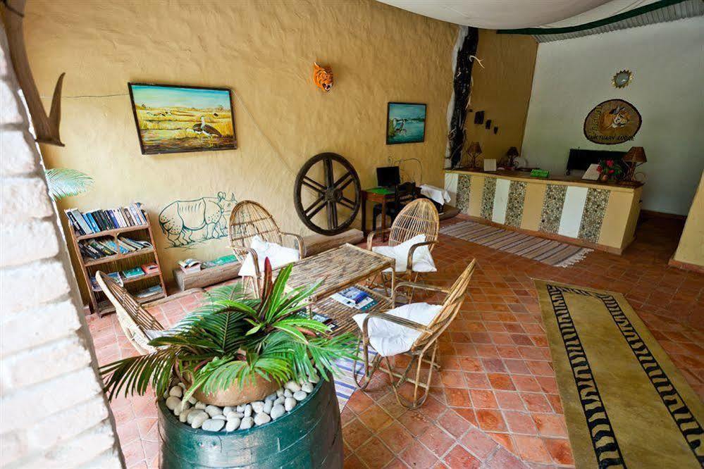 Maruni Sanctuary Lodge By Kgh Group Sauraha Esterno foto
