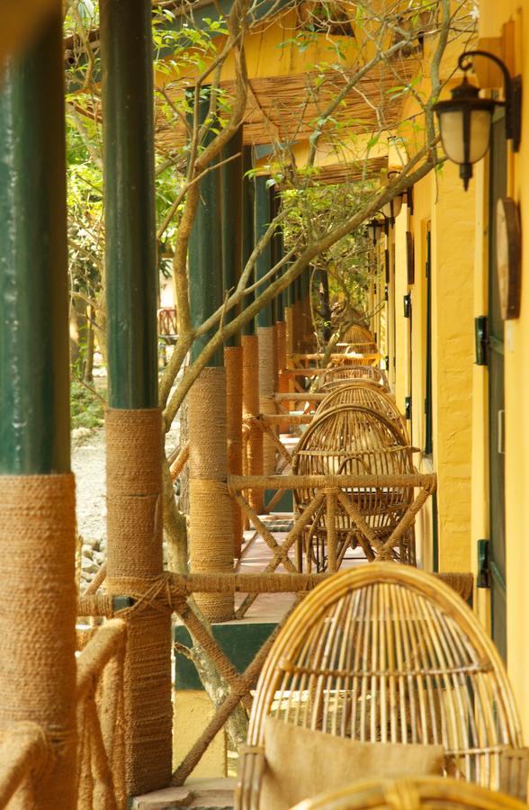 Maruni Sanctuary Lodge By Kgh Group Sauraha Esterno foto